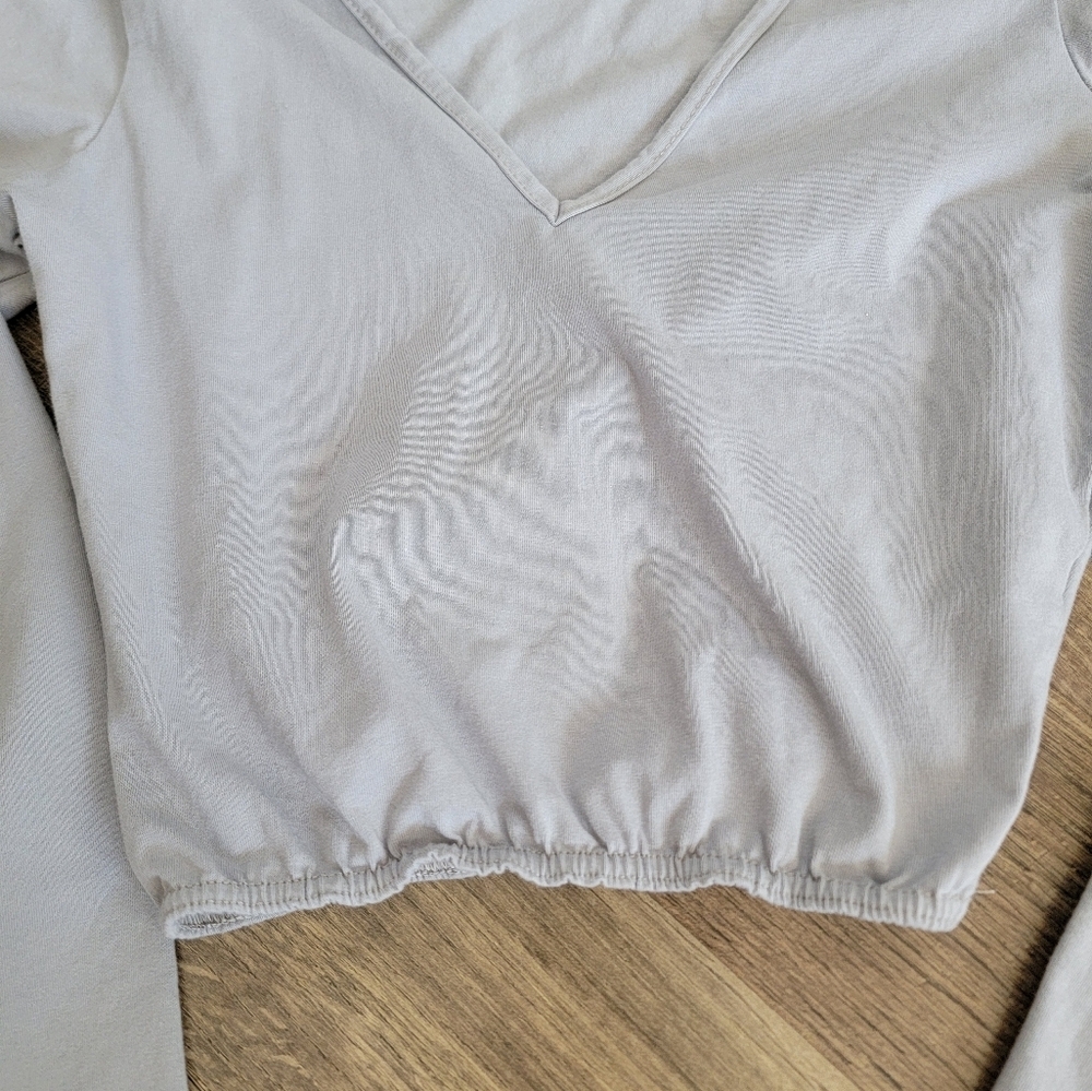 Pretty little things elastic waist long sleeve size medium - Picture 4 of 5
